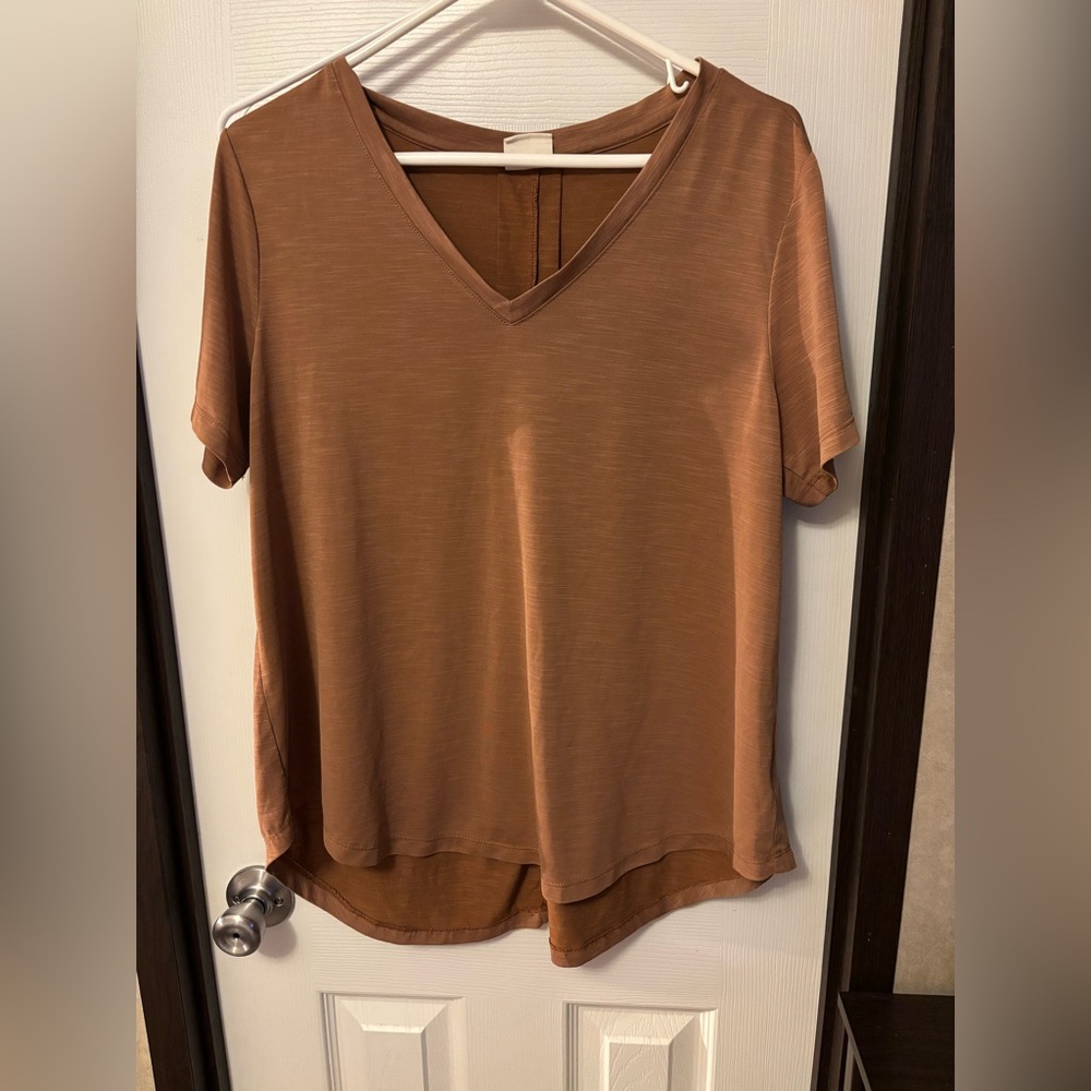 Mod Ref V-Neck Short Sleeve Top in Burnt Orange